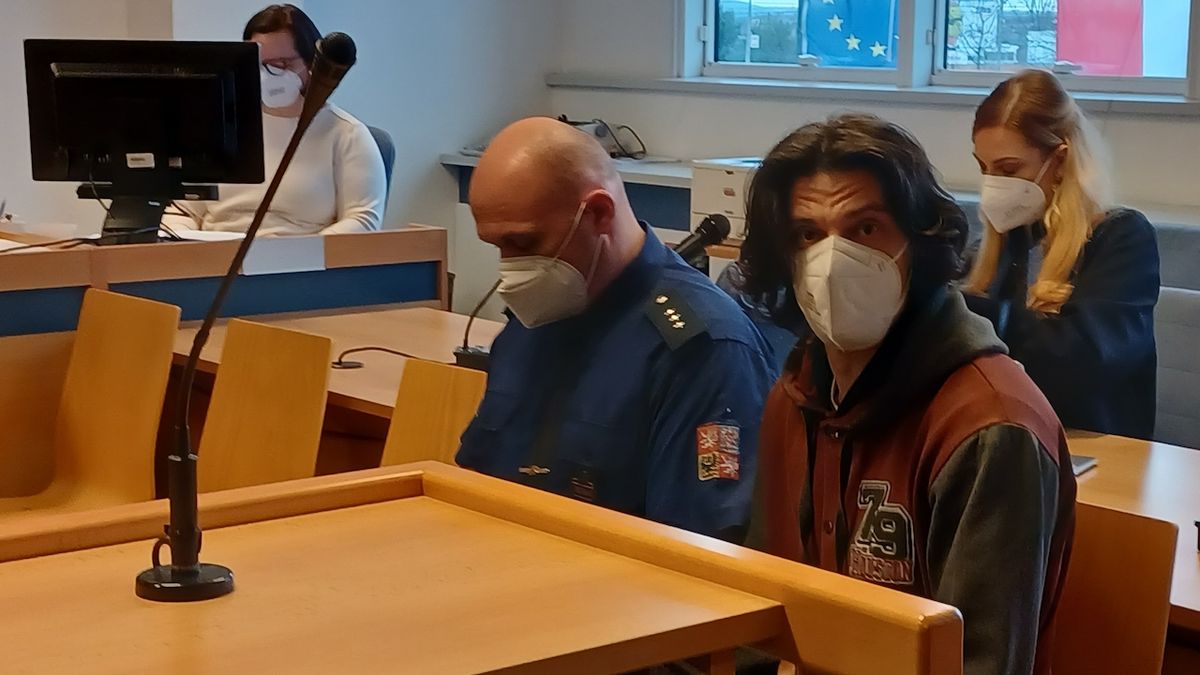 Trest 4,5 roku vězení za škrcení muže na záchytce platí, potvrdil soud v Olomouci